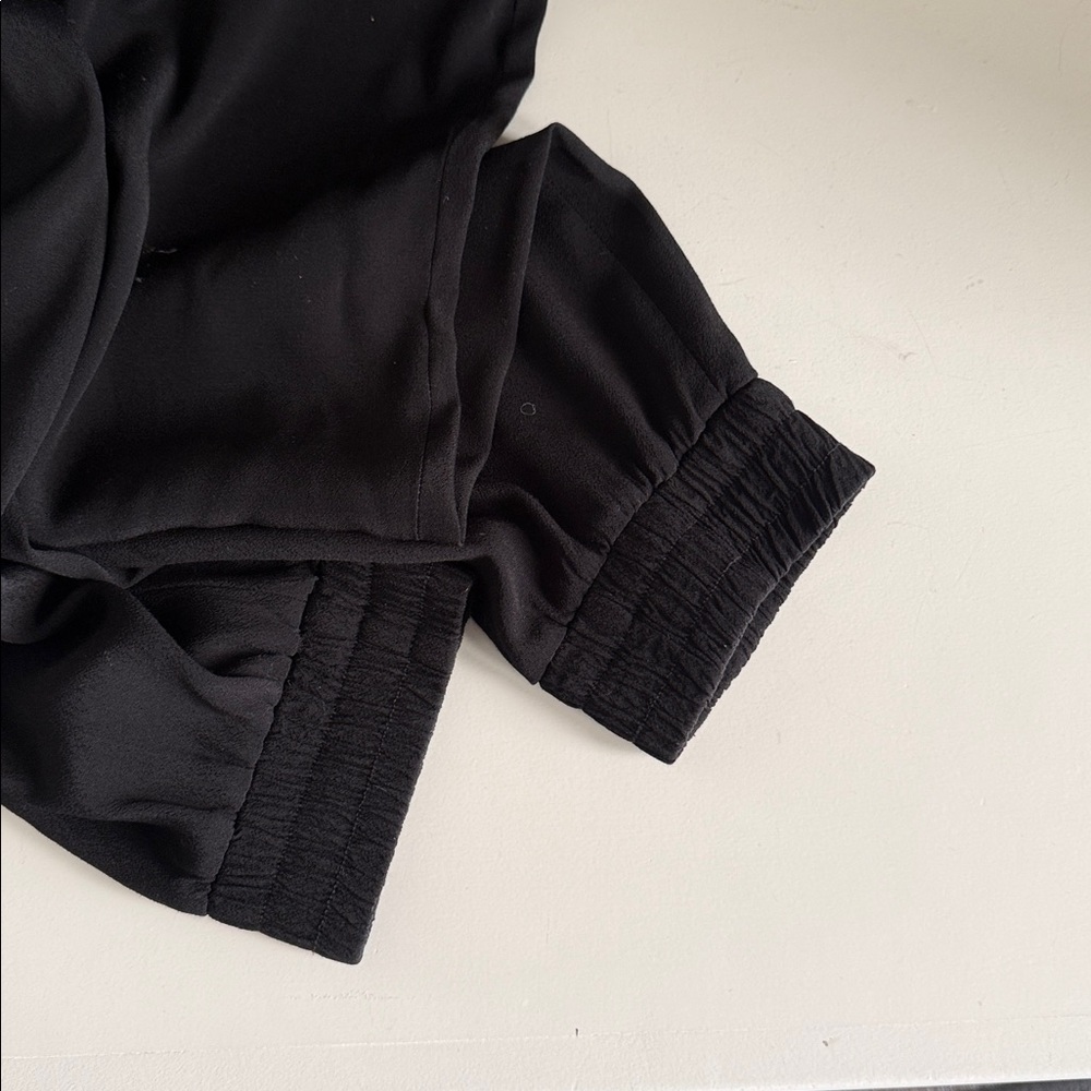 MONROW Crepe Long Sleeve Jumpsuit - Picture 7 of 10
